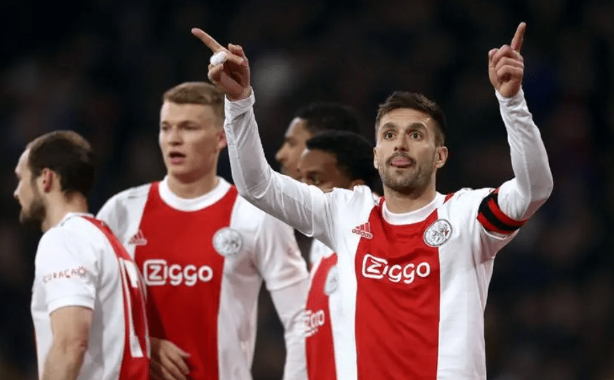 爱游戏官网首页 -亚冠赛程吃紧，埃因霍温清晨防线松动，底气十足，资深球员宣示担当的简单介绍